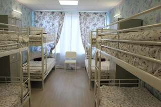 Хостел Nika-City Москва Кровать в общем 6-местном номере для женщин-1